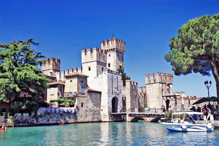 Apartamento Residenza Principe Amedeo Verona Exterior foto